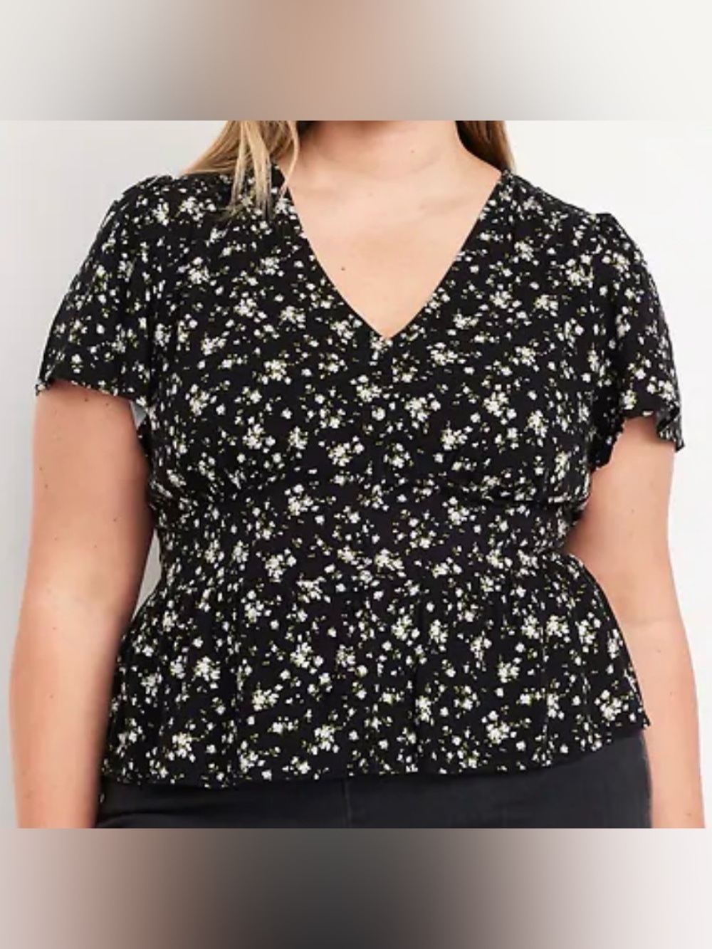 Old Navy Black Floral V-Neck Crepe Top - Women. 2x